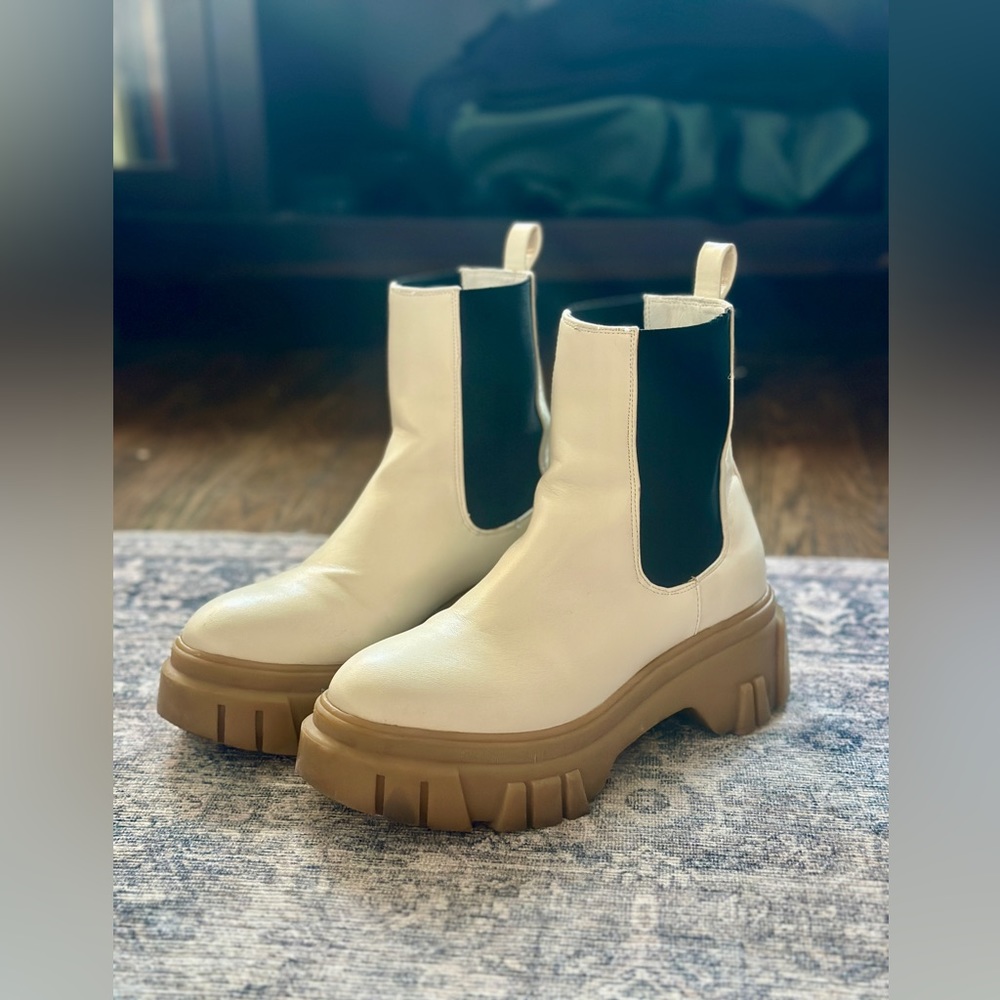 Chinese Laundry Jenny Bootie (Cream)